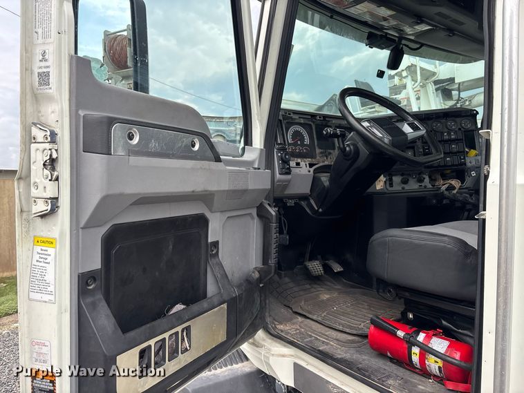 image for item YA4353 2020 Mack Anthem semi truck