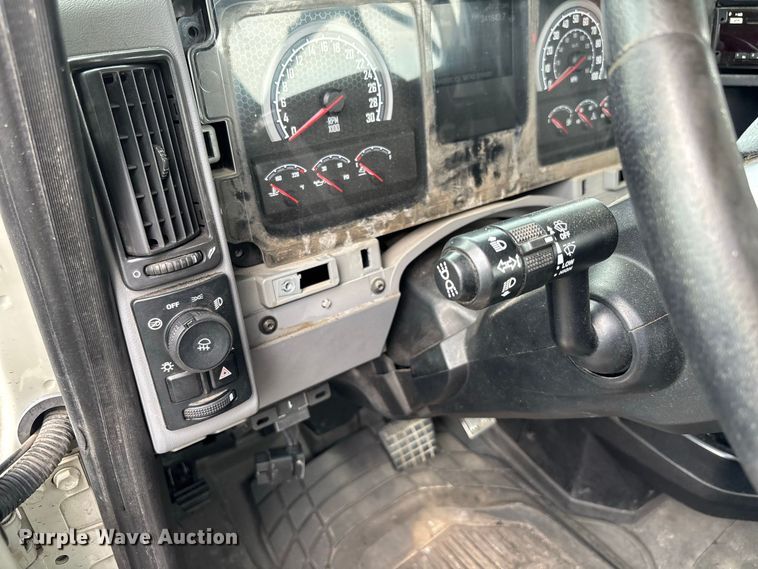 image for item YA4353 2020 Mack Anthem semi truck