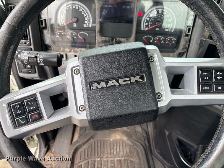 image for item YA4353 2020 Mack Anthem semi truck