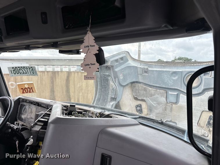 image for item YA4353 2020 Mack Anthem semi truck