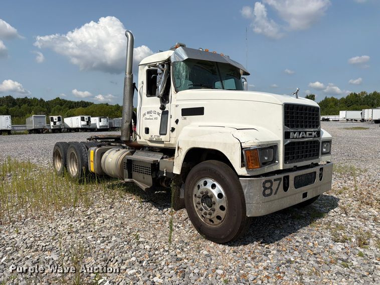 image for item YA4355 2023 Mack Pinnacle semi truck