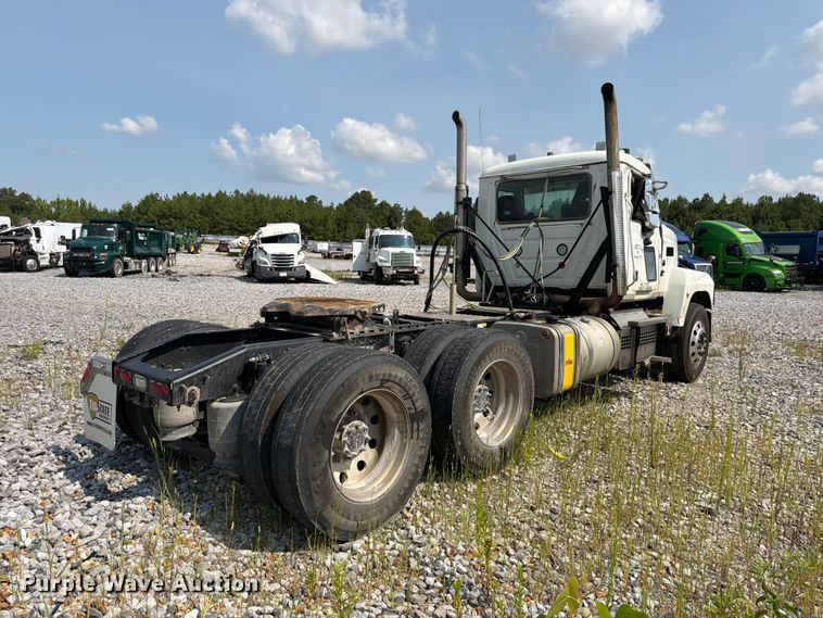 image for item YA4355 2023 Mack Pinnacle semi truck