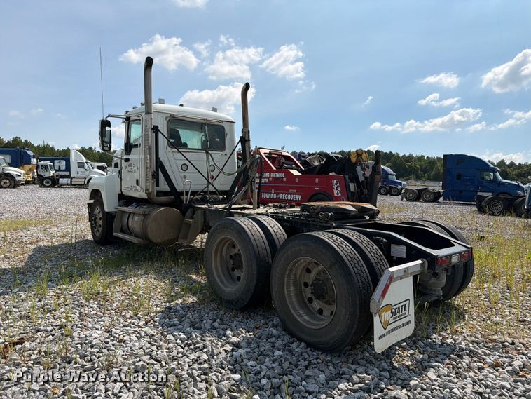 image for item YA4355 2023 Mack Pinnacle semi truck
