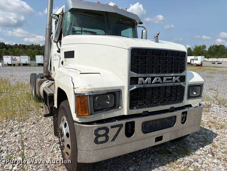 image for item YA4355 2023 Mack Pinnacle semi truck