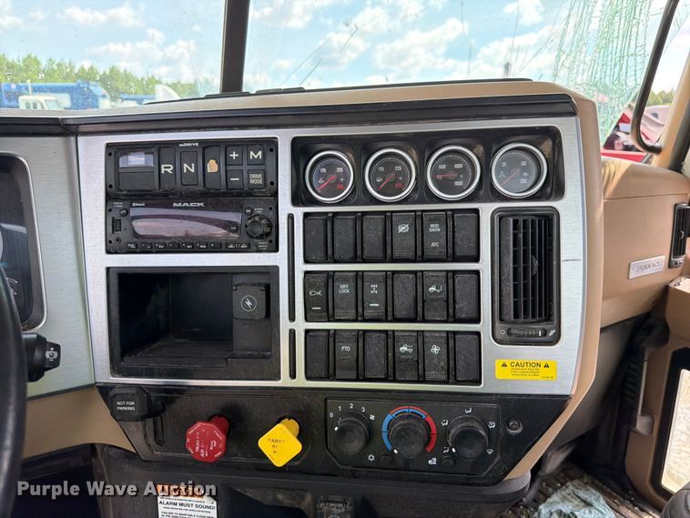 image for item YA4355 2023 Mack Pinnacle semi truck