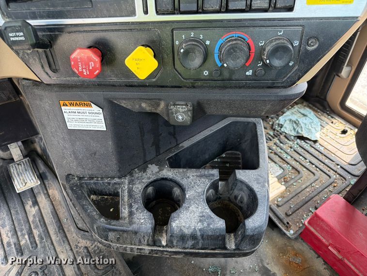 image for item YA4355 2023 Mack Pinnacle semi truck