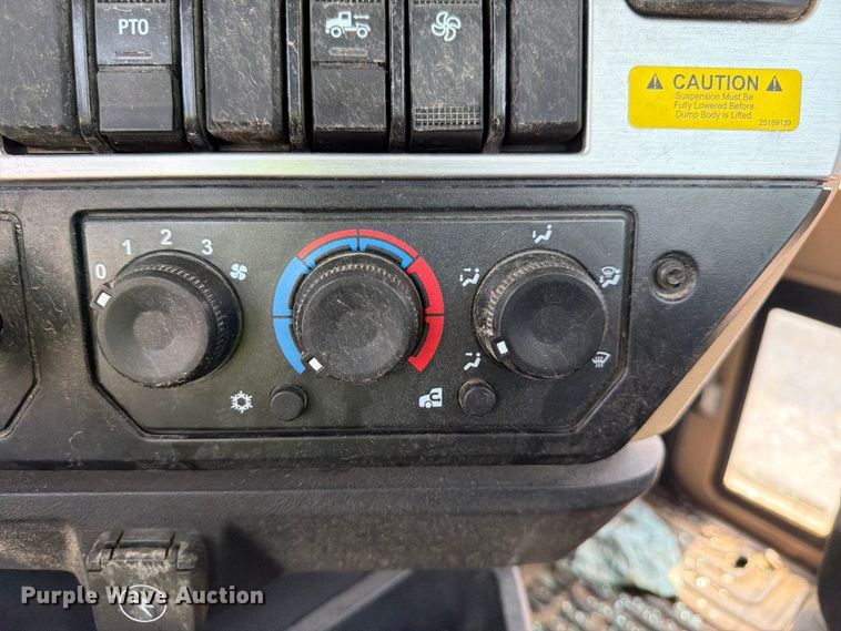image for item YA4355 2023 Mack Pinnacle semi truck