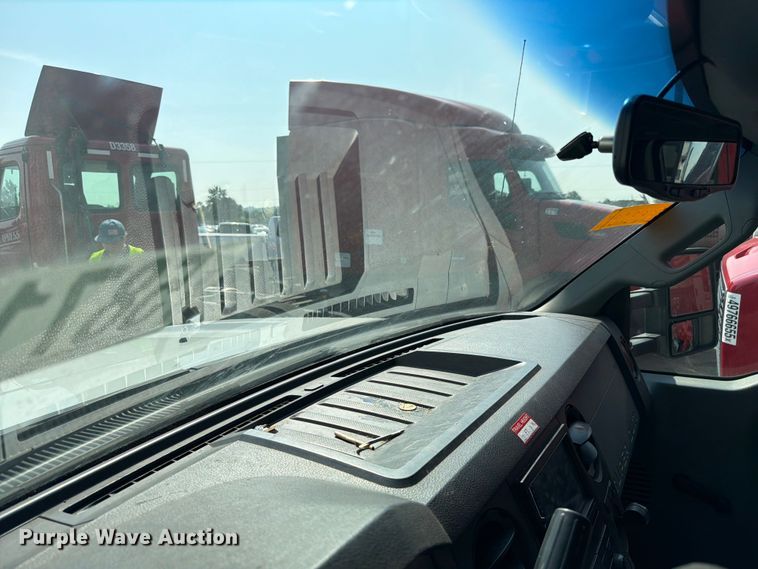 image for item YA4378 2012 Ford F450 Super Duty bucket truck