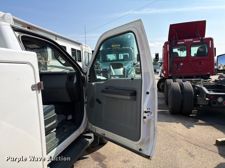 image for item YA4378 2012 Ford F450 Super Duty bucket truck