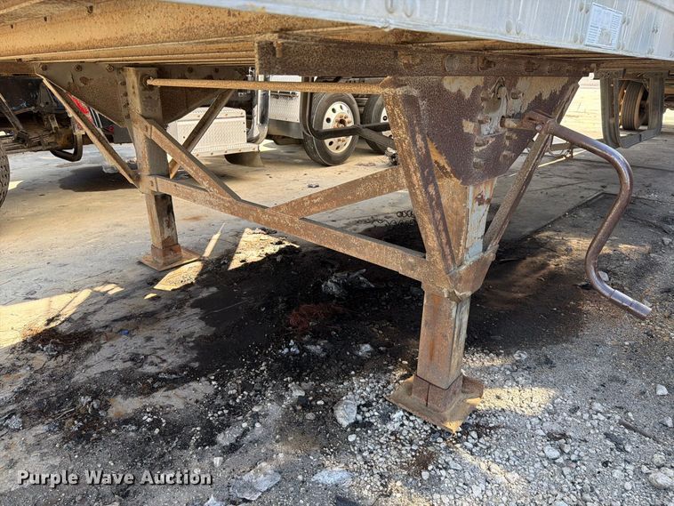 image for item YA4430 2000 Trailmobile dry van trailer
