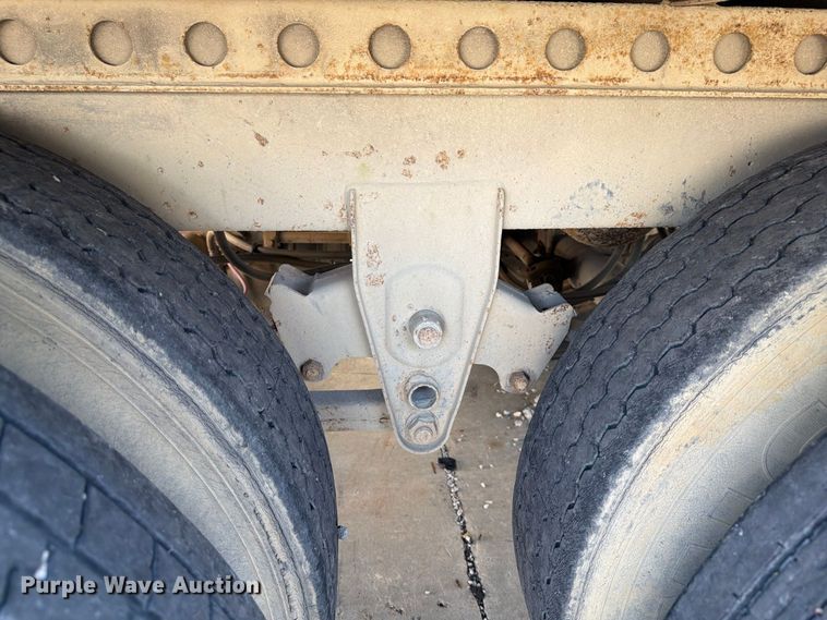 image for item YA4431 2000 Hyundai Translead VI2530152JS dry van trailer