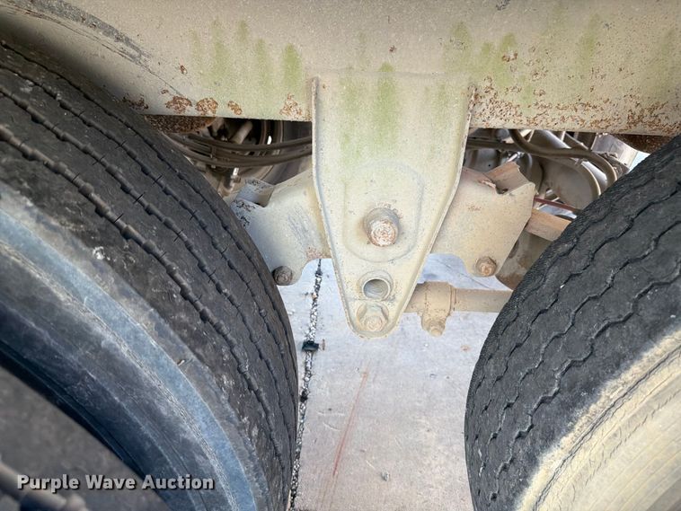 image for item YA4431 2000 Hyundai Translead VI2530152JS dry van trailer