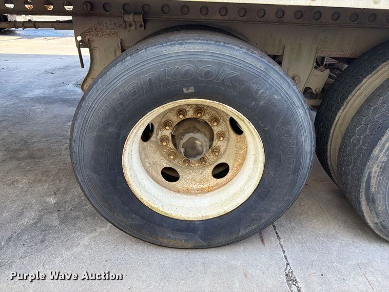 image for item YA4431 2000 Hyundai Translead VI2530152JS dry van trailer