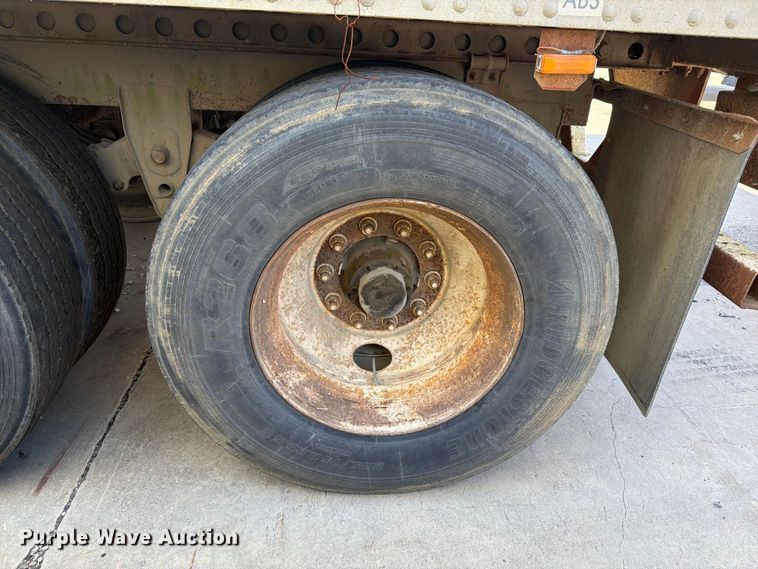 image for item YA4431 2000 Hyundai Translead VI2530152JS dry van trailer