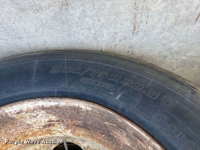 image for item YA4431 2000 Hyundai Translead VI2530152JS dry van trailer