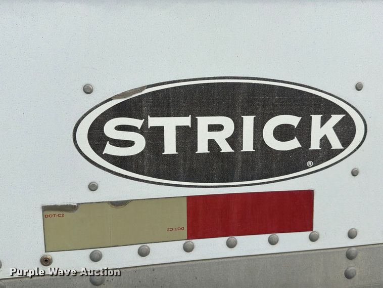 image for item YA4433 2008 Strick dry van trailer