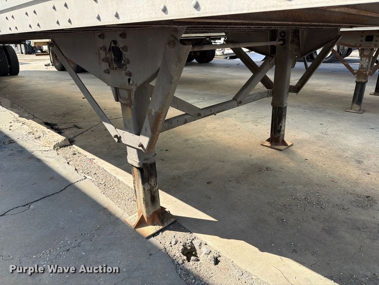 image for item YA4433 2008 Strick dry van trailer