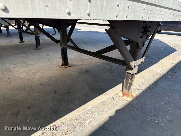 image for item YA4433 2008 Strick dry van trailer