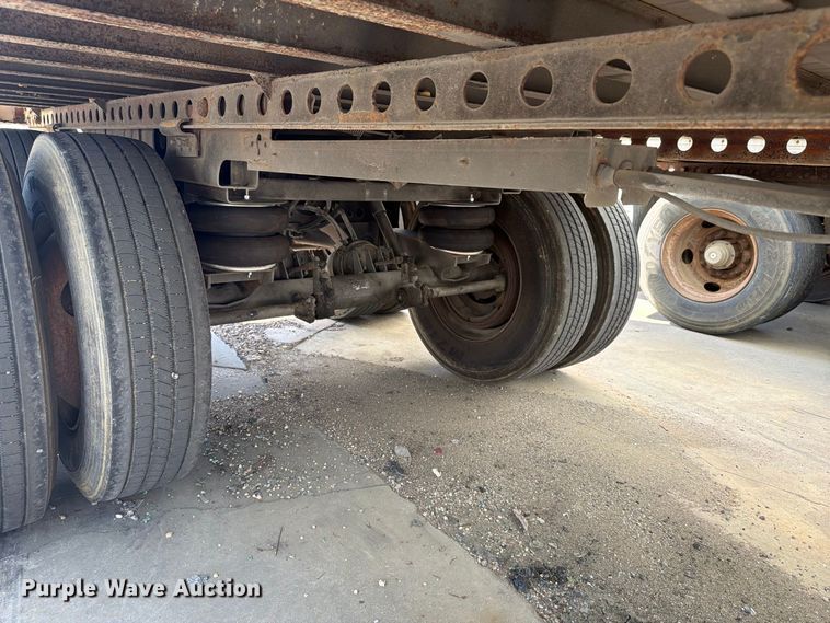 image for item YA4433 2008 Strick dry van trailer