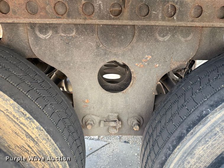 image for item YA4433 2008 Strick dry van trailer