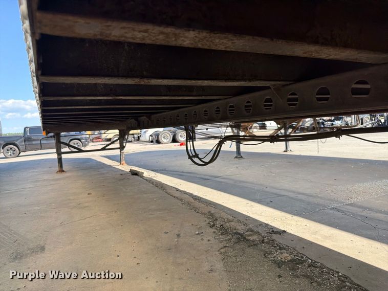 image for item YA4433 2008 Strick dry van trailer