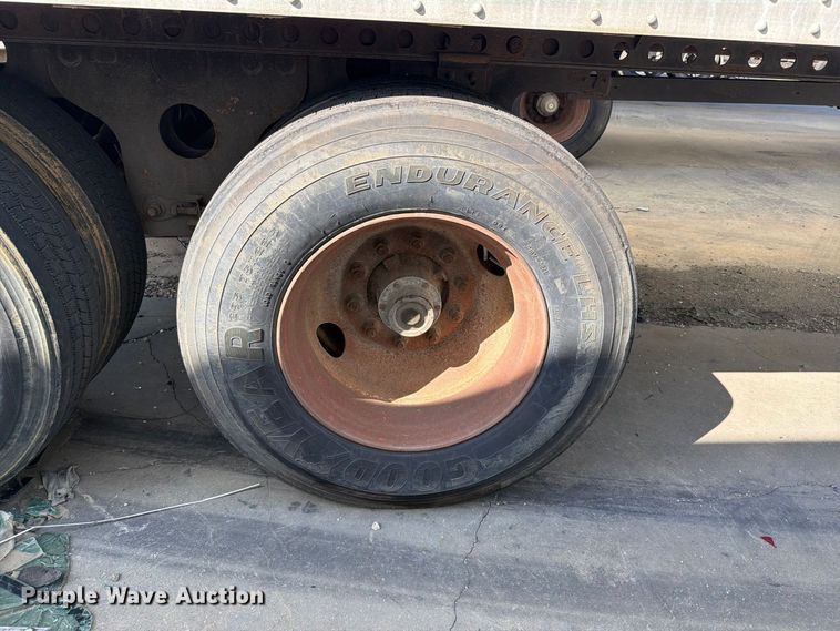image for item YA4433 2008 Strick dry van trailer