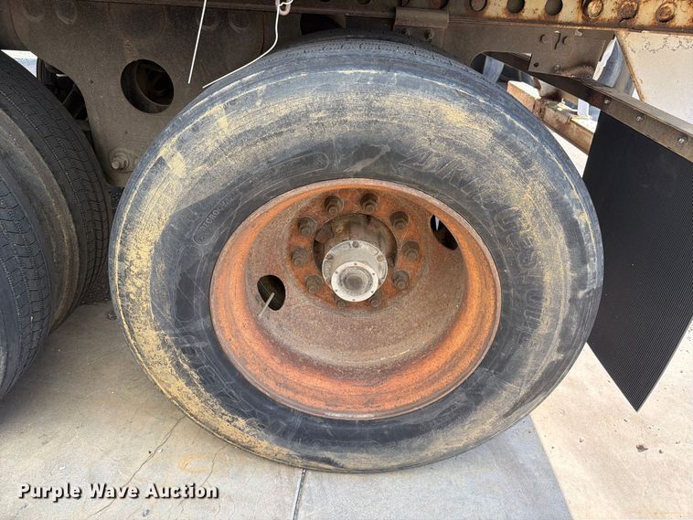 image for item YA4433 2008 Strick dry van trailer