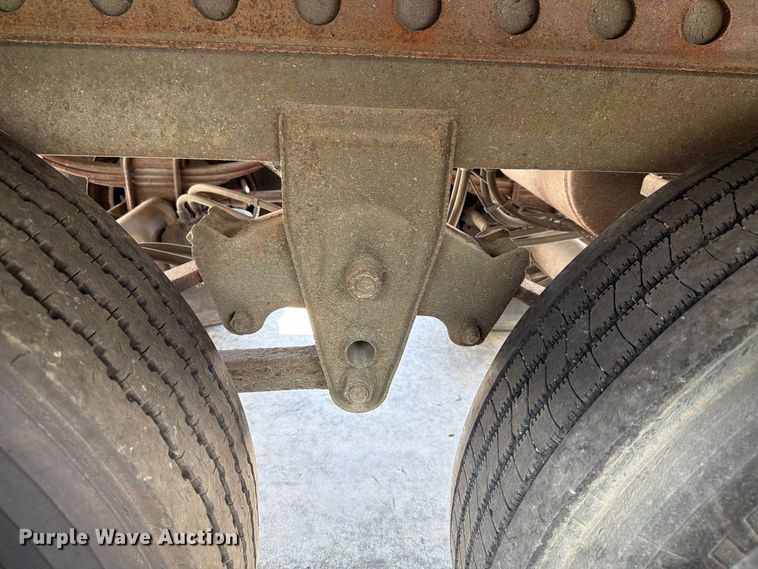 image for item YA4434 2005 Wabash dry van trailer