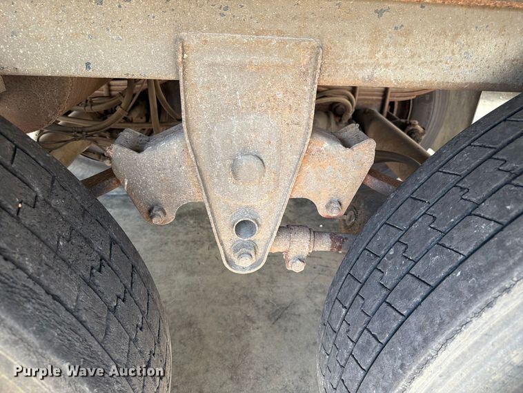 image for item YA4434 2005 Wabash dry van trailer