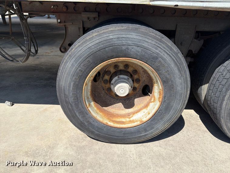 image for item YA4434 2005 Wabash dry van trailer