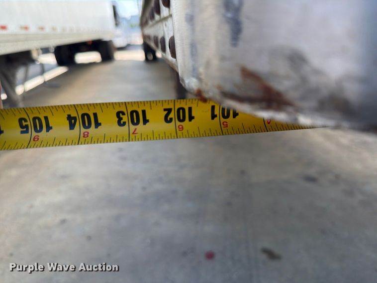 image for item YA4435 2005 Wabash dry van trailer