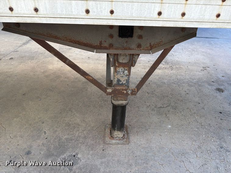 image for item YA4435 2005 Wabash dry van trailer