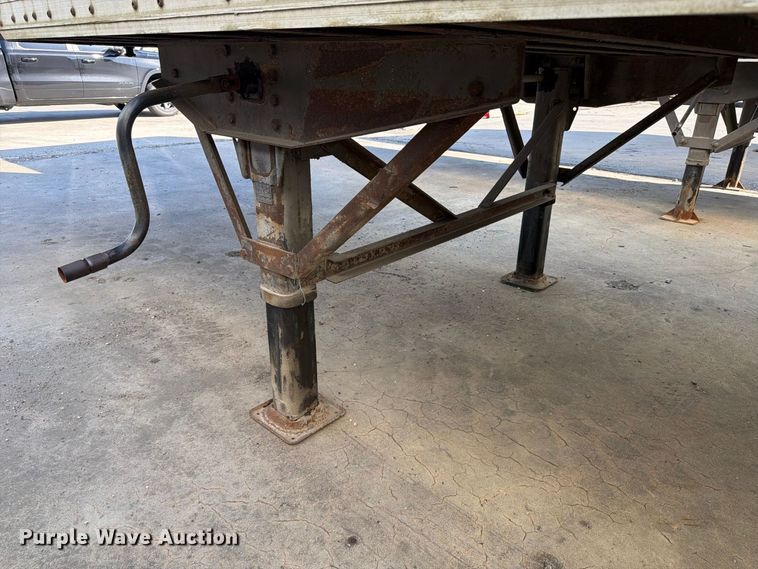 image for item YA4435 2005 Wabash dry van trailer