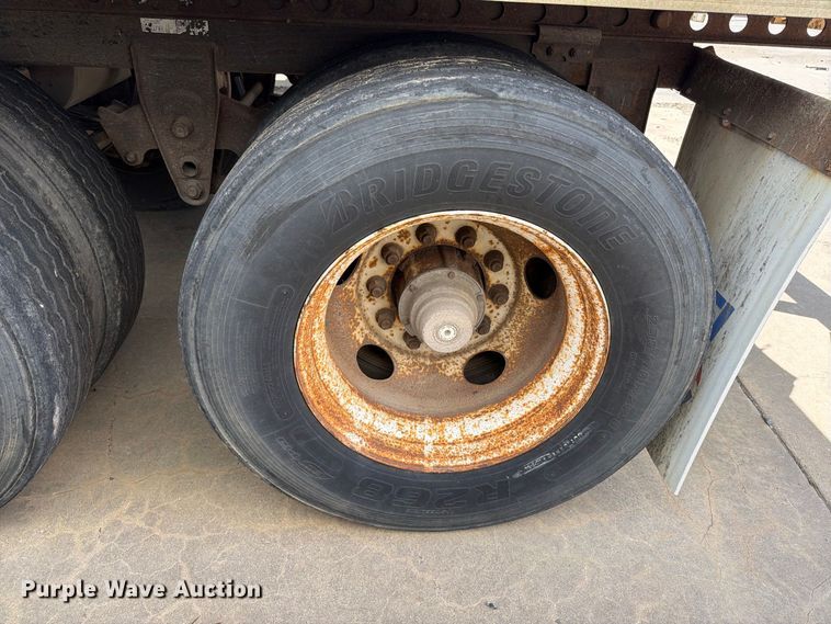 image for item YA4435 2005 Wabash dry van trailer