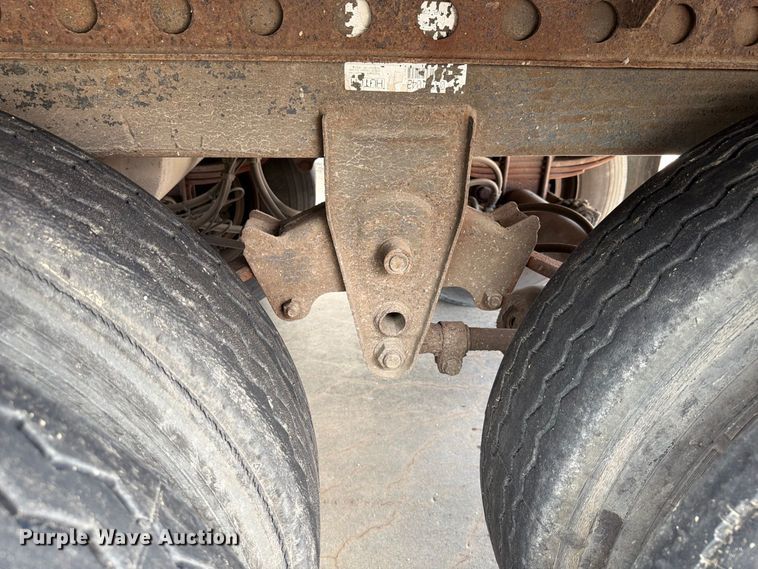 image for item YA4435 2005 Wabash dry van trailer