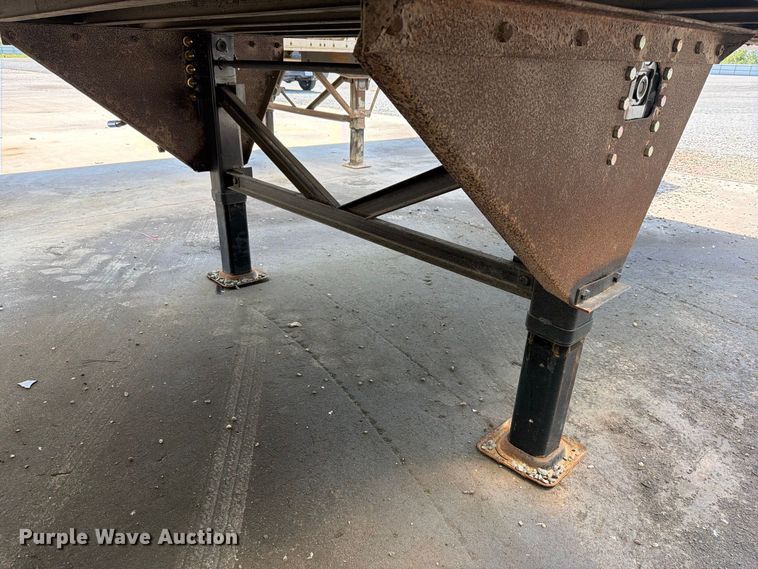 image for item YA4436 2001 Hyundai Translead V12530152JSA dry van trailer