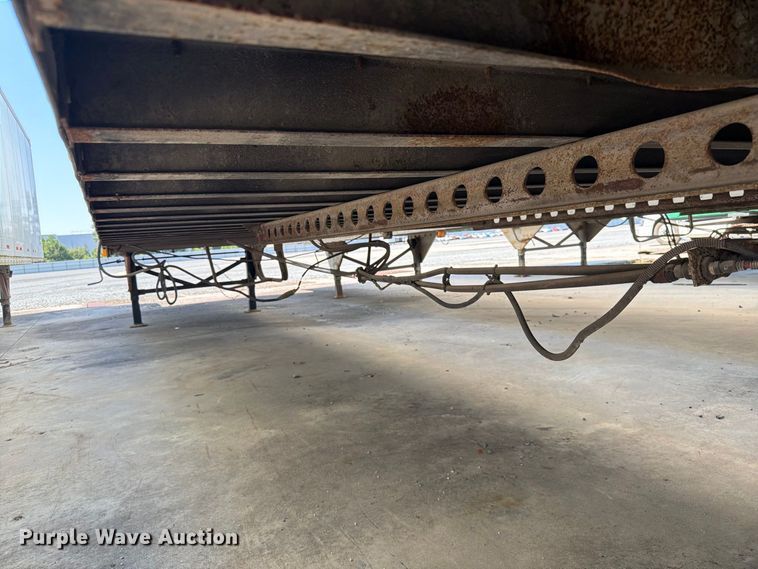 image for item YA4436 2001 Hyundai Translead V12530152JSA dry van trailer