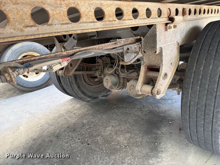 image for item YA4436 2001 Hyundai Translead V12530152JSA dry van trailer