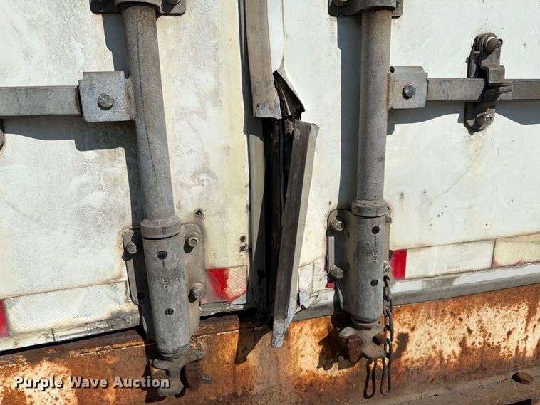 image for item YA4437 2001 Hyundai Translead dry van trailer
