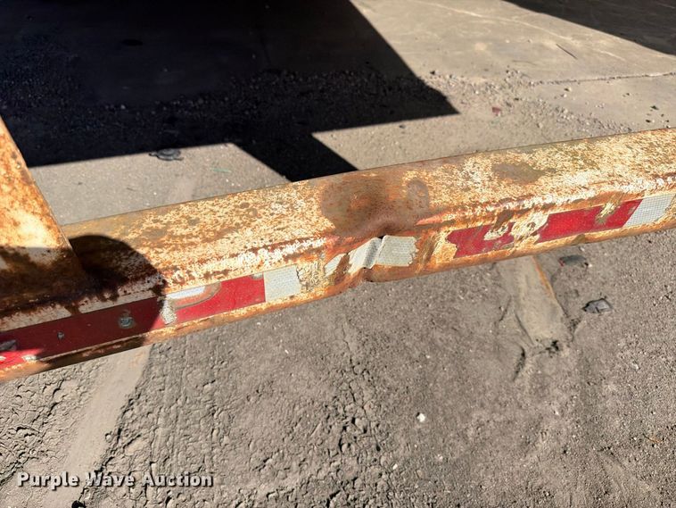image for item YA4437 2001 Hyundai Translead dry van trailer