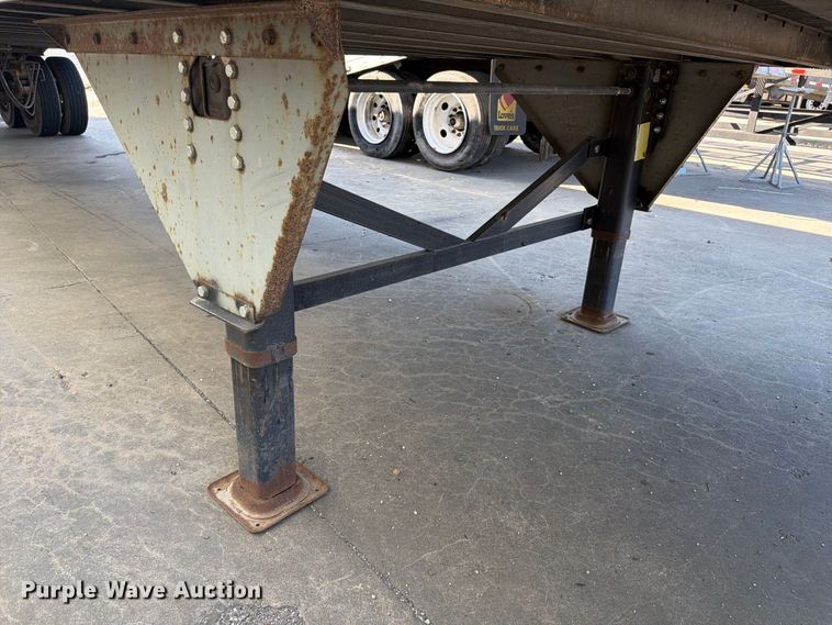 image for item YA4437 2001 Hyundai Translead dry van trailer