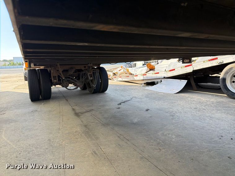 image for item YA4437 2001 Hyundai Translead dry van trailer