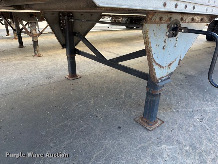 image for item YA4437 2001 Hyundai Translead dry van trailer