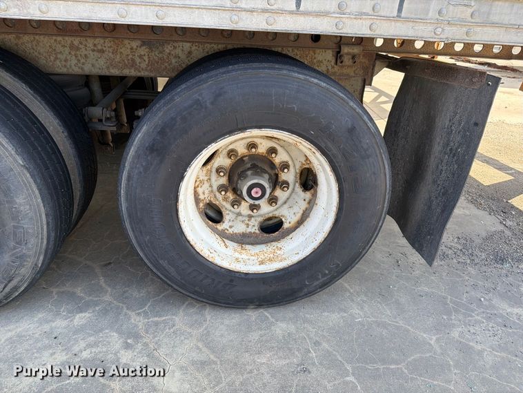 image for item YA4437 2001 Hyundai Translead dry van trailer