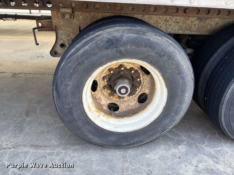 image for item YA4437 2001 Hyundai Translead dry van trailer