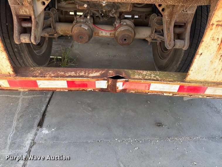 image for item YA4438 2001 Hyundai Translead VI2530152JSA dry van trailer