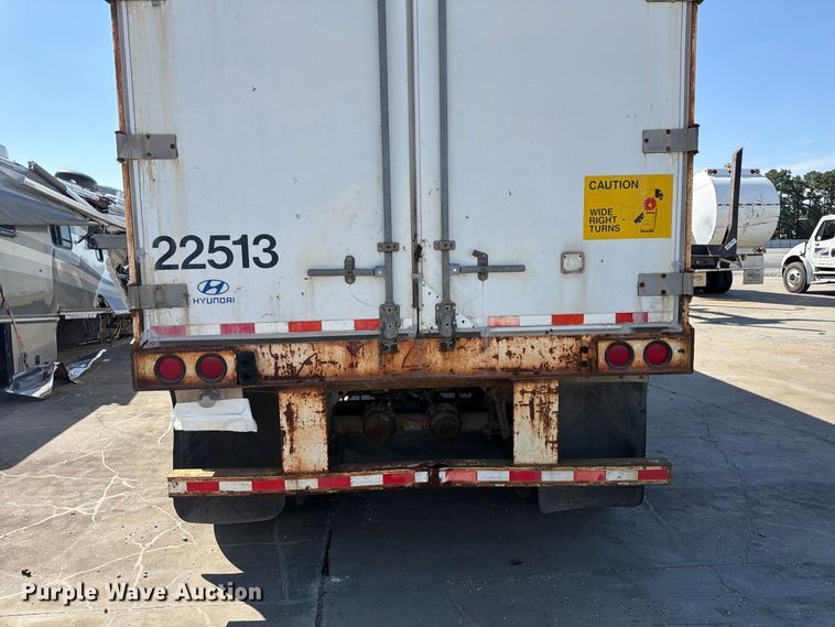 image for item YA4438 2001 Hyundai Translead VI2530152JSA dry van trailer