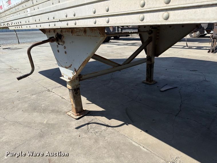 image for item YA4438 2001 Hyundai Translead VI2530152JSA dry van trailer