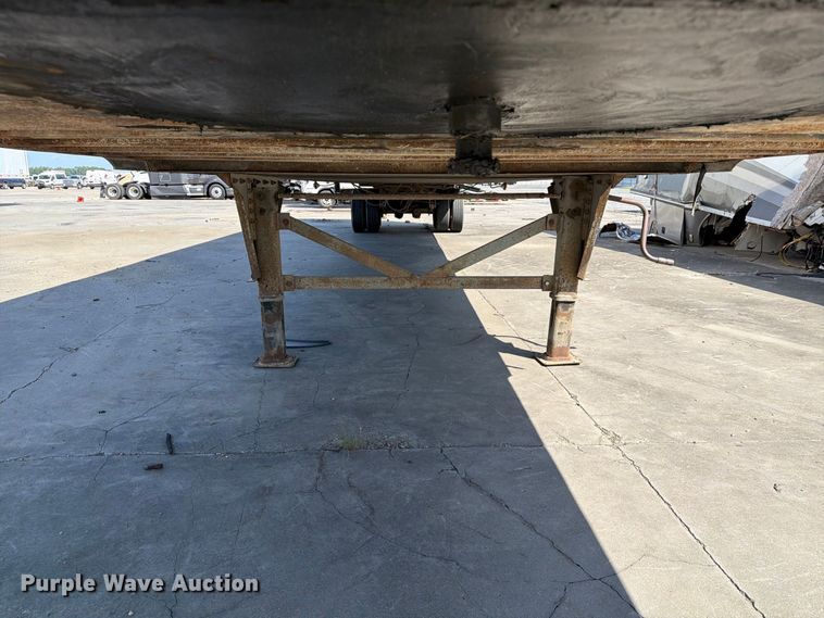 image for item YA4438 2001 Hyundai Translead VI2530152JSA dry van trailer