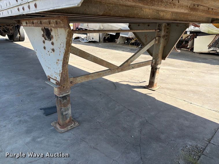 image for item YA4438 2001 Hyundai Translead VI2530152JSA dry van trailer